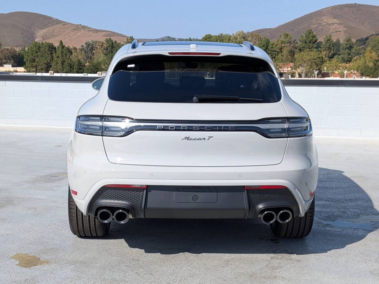 2025 Porsche Macan T photo 10