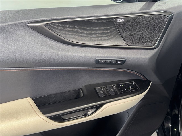 2023 Lexus NX 350h Luxury photo 17