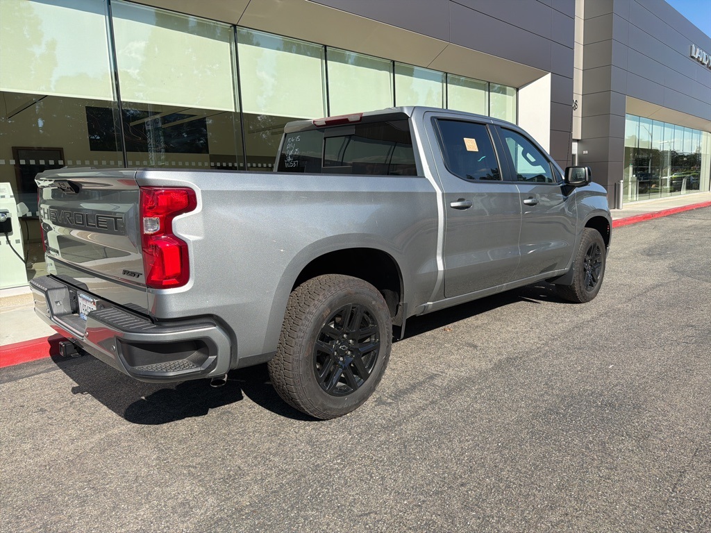 2025 Chevrolet Silverado 1500 RST photo 3