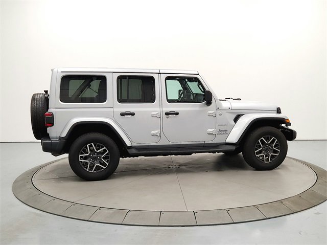 2024 Jeep Wrangler Sahara photo 6