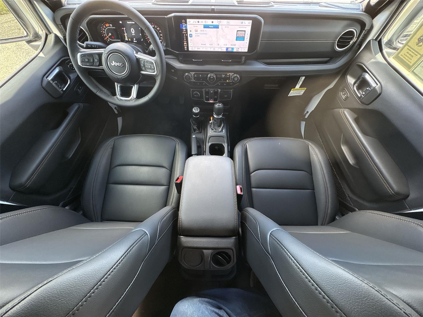 2025 Jeep Wrangler Sahara photo 26