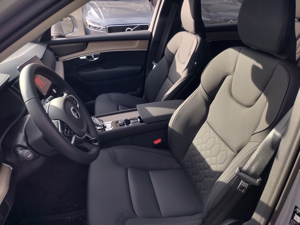 2026 VOLVO XC90 - Image 9