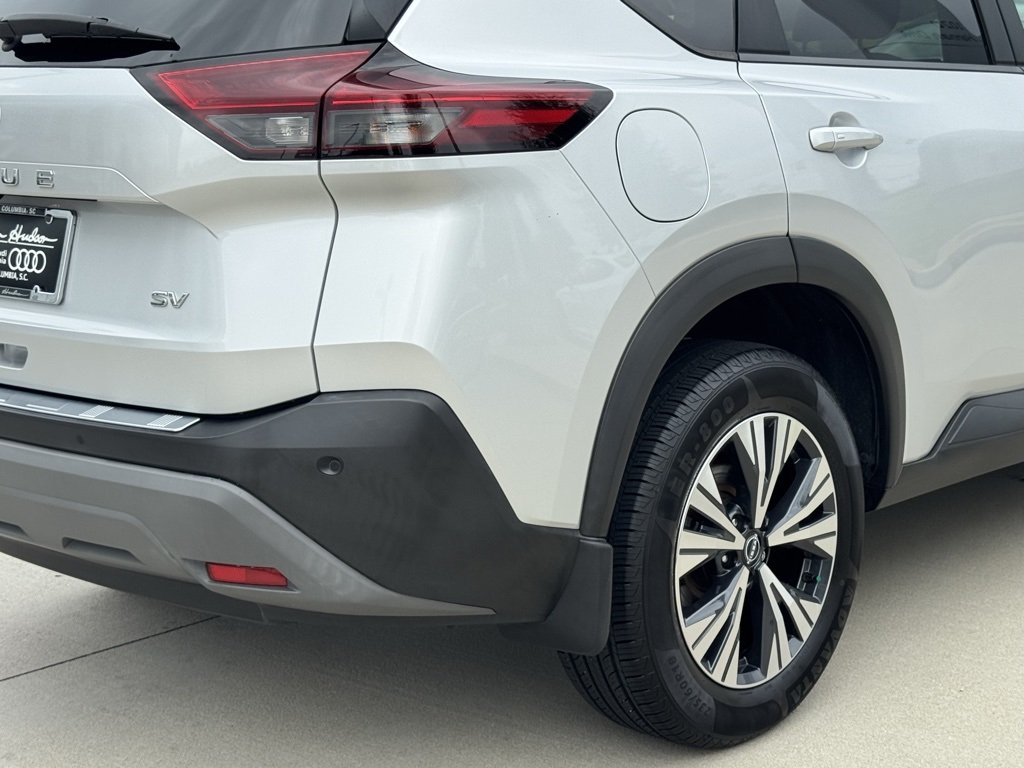 2022 Nissan Rogue SV photo 8