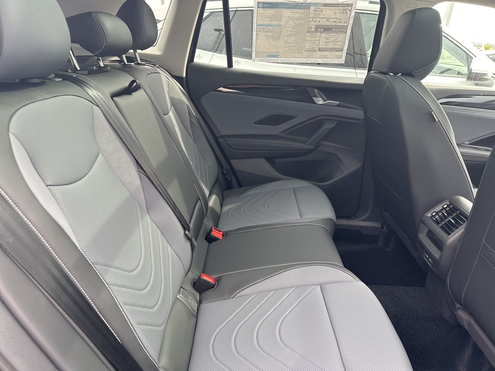 2025 Volkswagen Tiguan SE photo 35