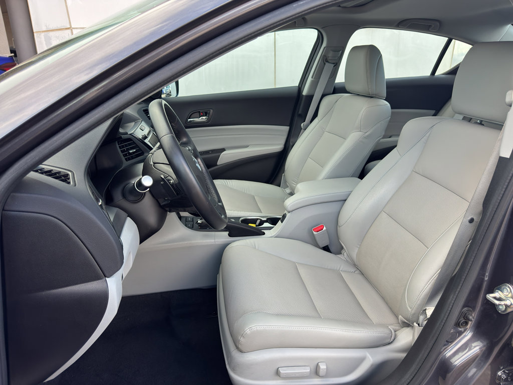 2018 Acura ILX Premium photo 10