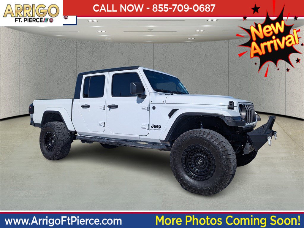2024 Jeep Gladiator Sport S's photo
