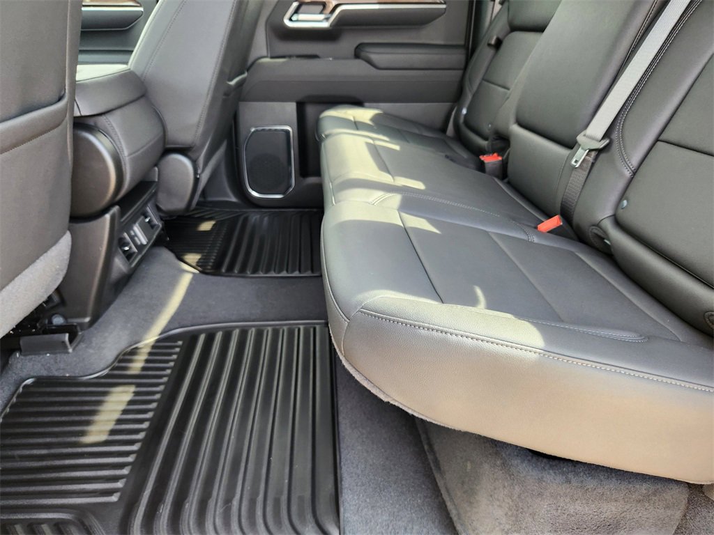 2025 Chevrolet Silverado 1500 LT photo 7