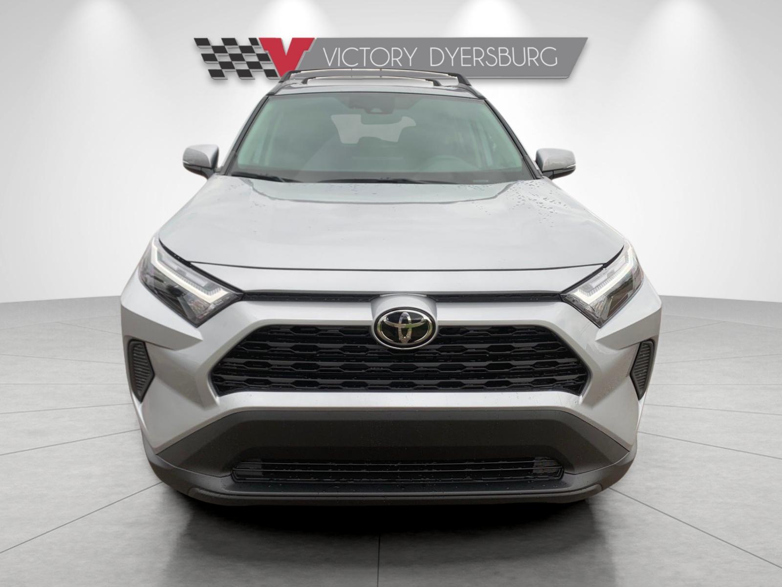 2025 Toyota RAV4 XLE photo 2