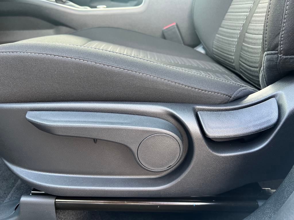 2025 Kia Sorento LX photo 14