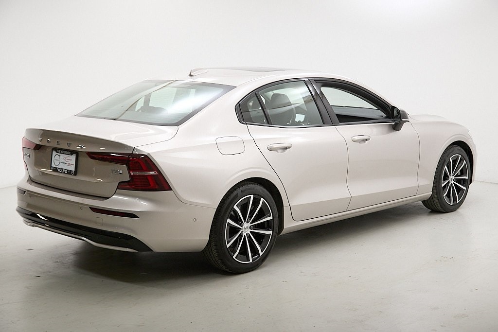 2025 VOLVO S60 - Image 9