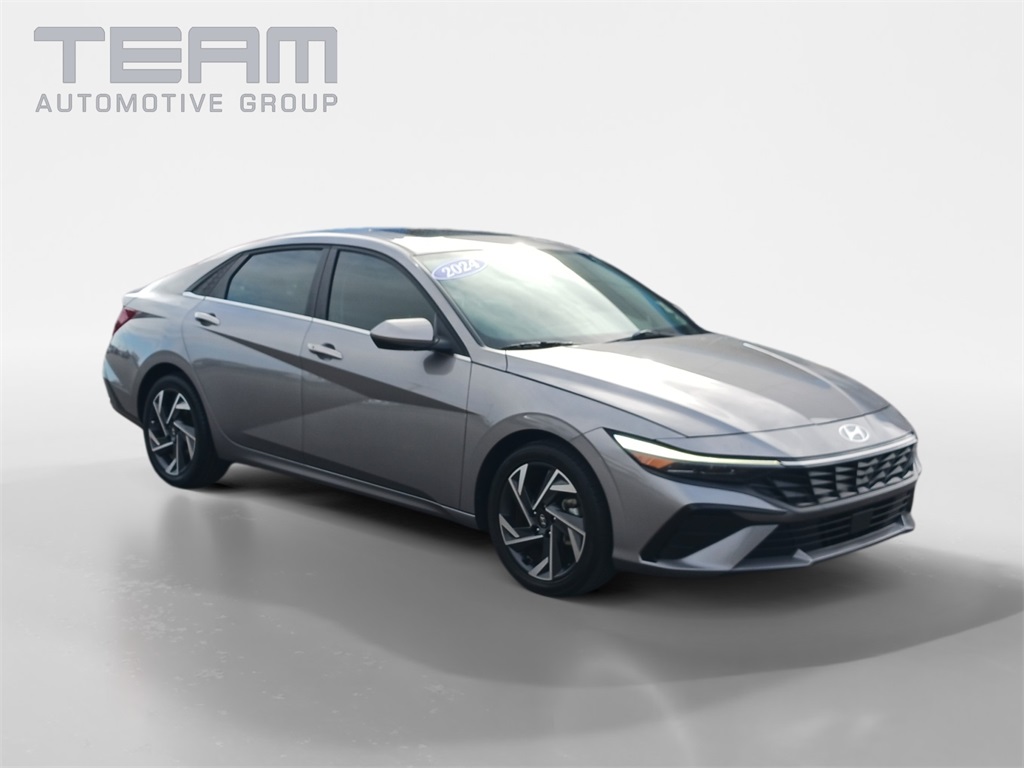 2024 Hyundai Elantra SEL's photo