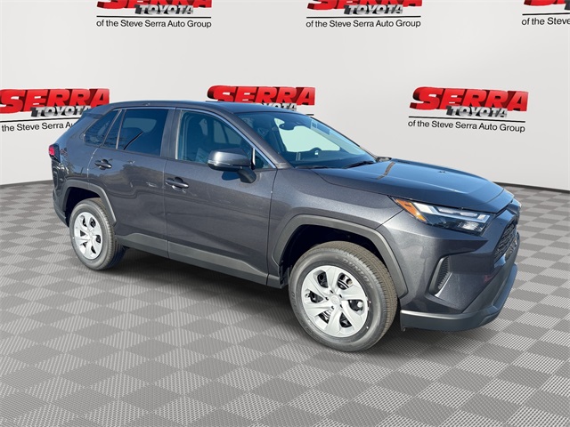 2025 Toyota RAV4 LE's photo