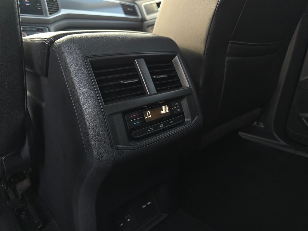 2021 Volkswagen Atlas V6 SE Technology R-Line photo 20