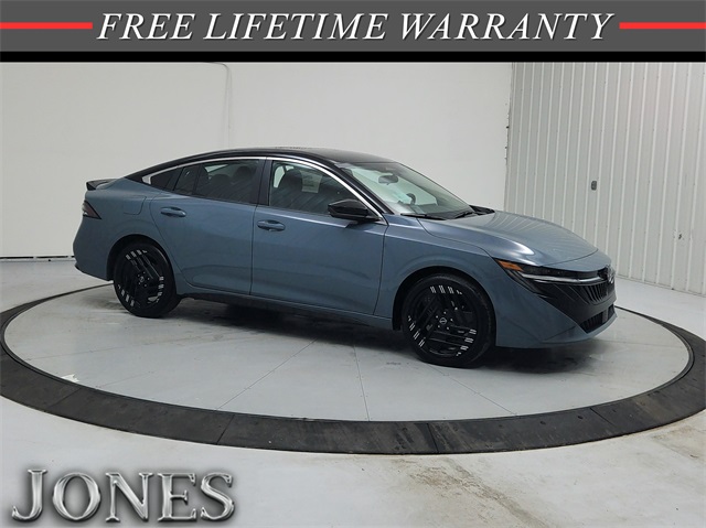 2026 Nissan Sentra SR's photo