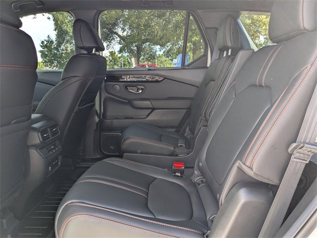 2025 Honda Pilot TrailSport photo 12
