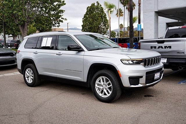 2023 Jeep Grand Cherokee Laredo photo 5