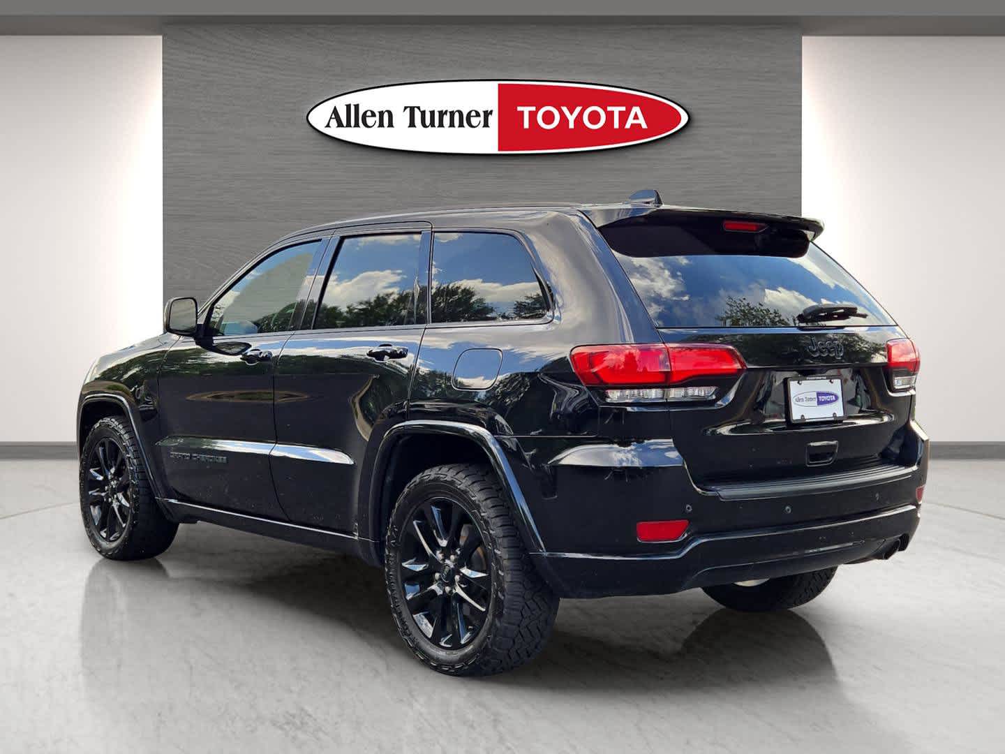 2020 Jeep Grand Cherokee Altitude photo 2