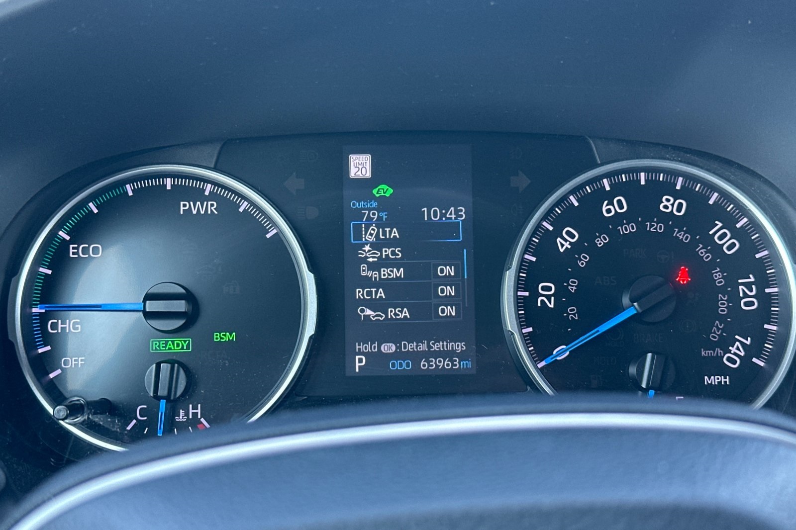 2022 Toyota RAV4 Hybrid XLE photo 29