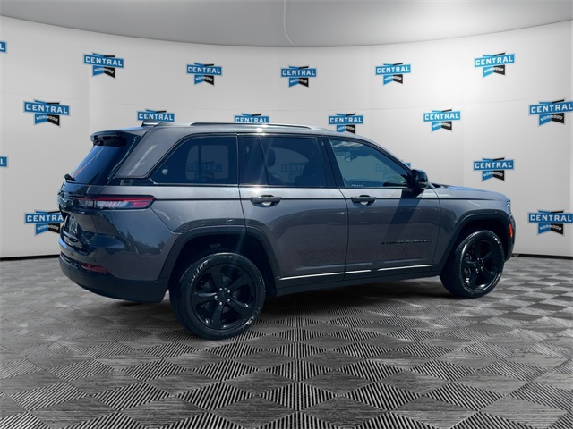 2023 Jeep Grand Cherokee Altitude photo 10