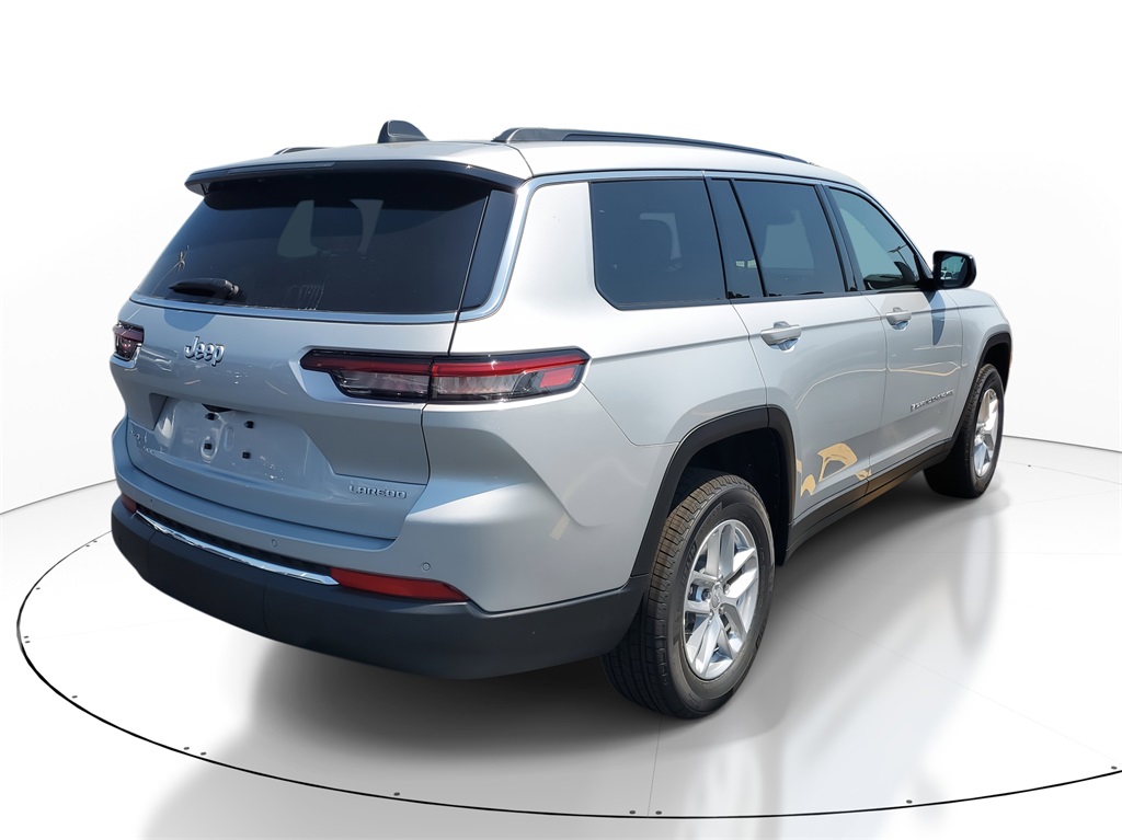 2025 Jeep Grand Cherokee Laredo X photo 4