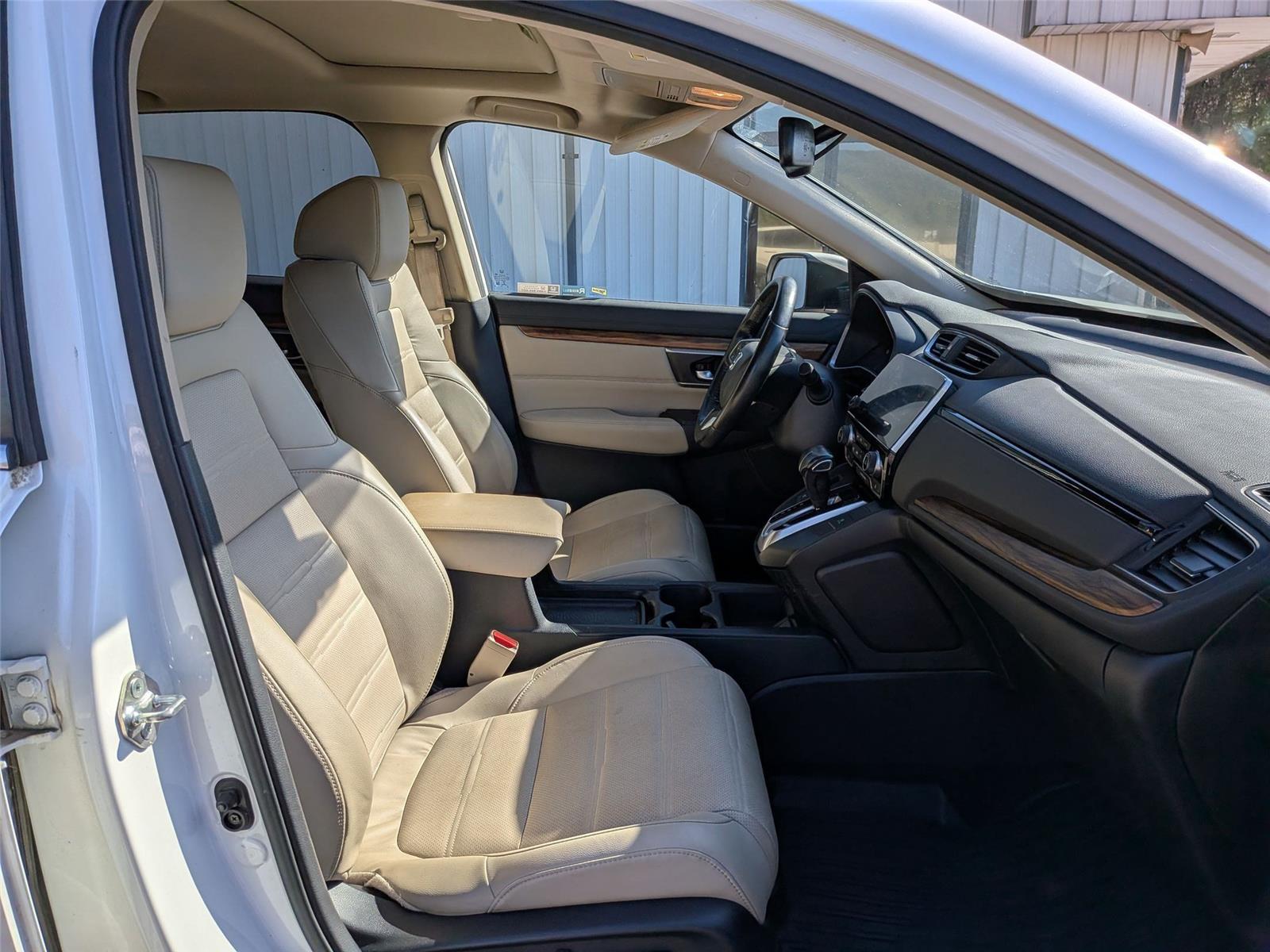 2018 Honda CR-V Touring photo 34