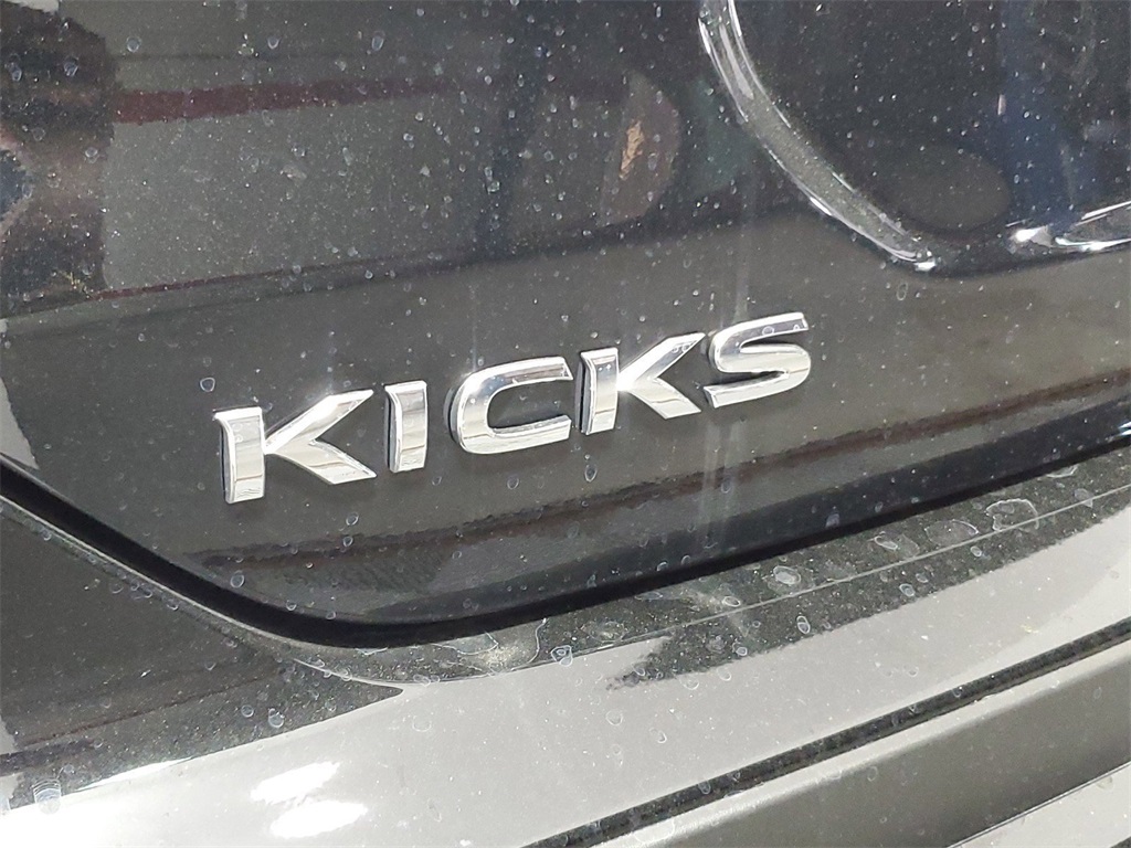2024 Nissan Kicks S photo 5
