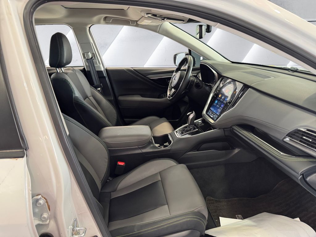 2025 Subaru Outback Onyx Edition photo 13