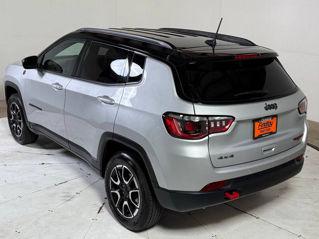 2024 Jeep Compass Trailhawk photo 4