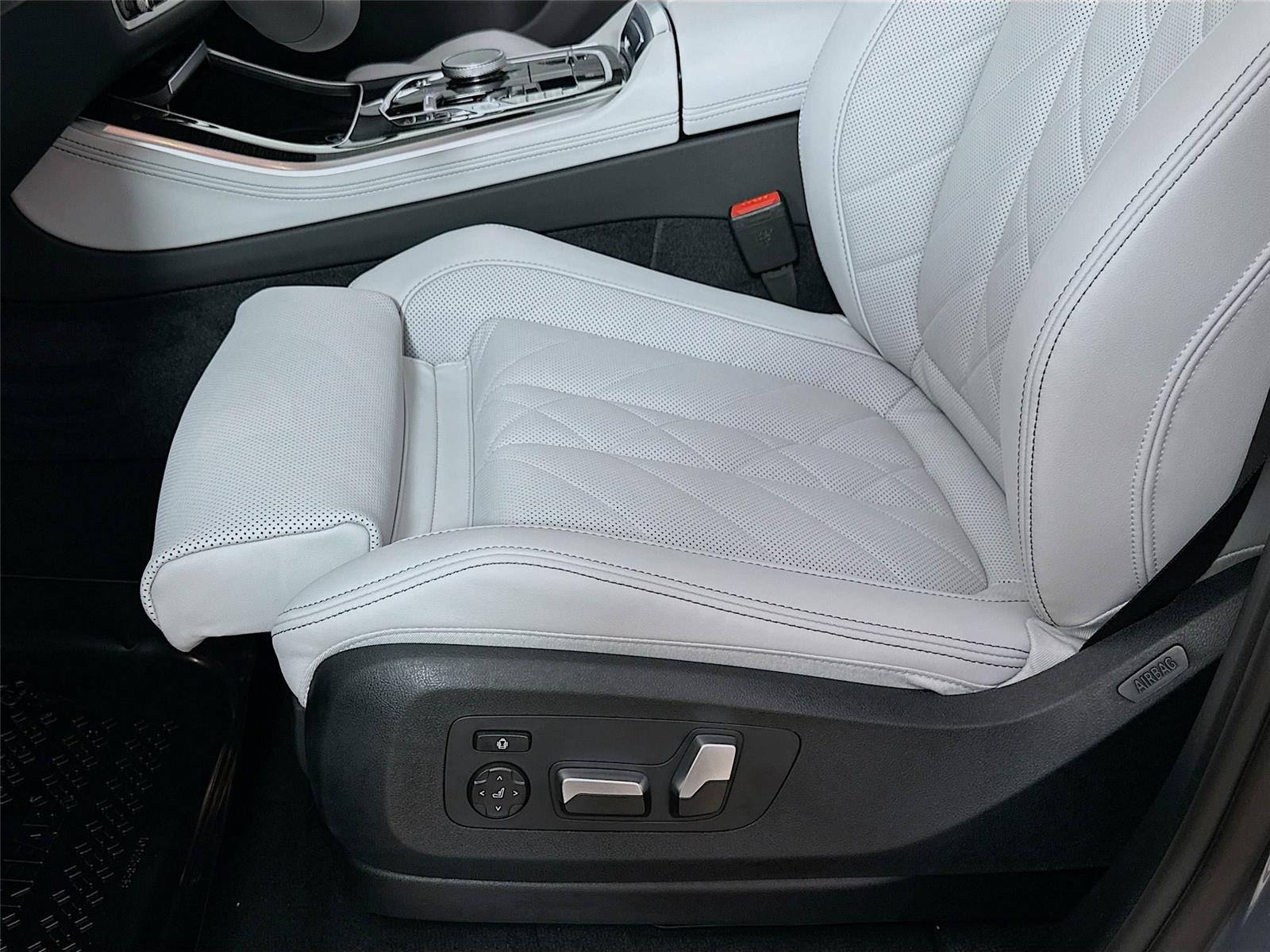2026 Bmw X5 xDrive50e photo 19