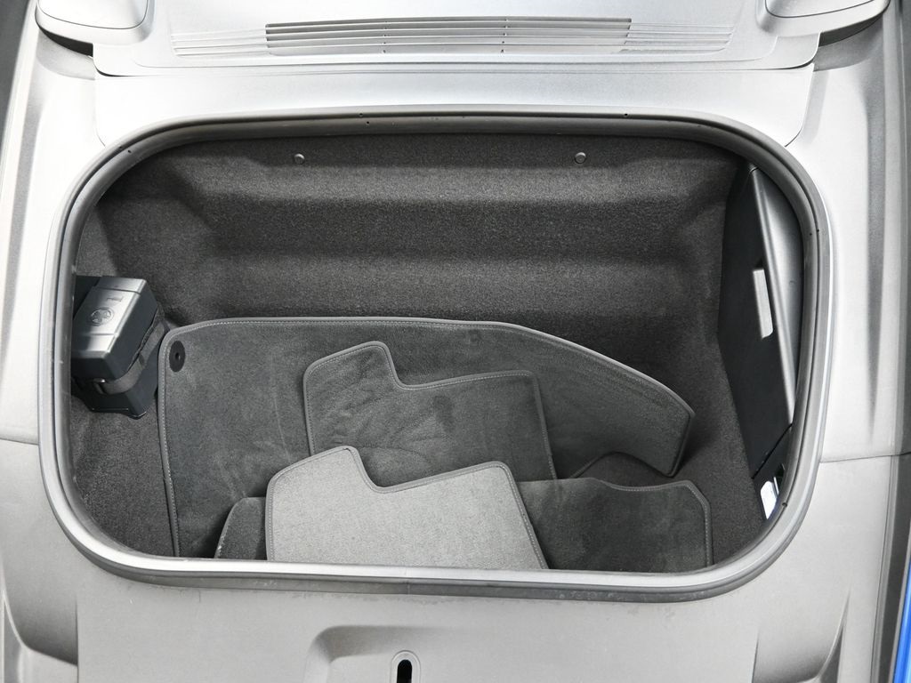 2025 Porsche 911 photo 17