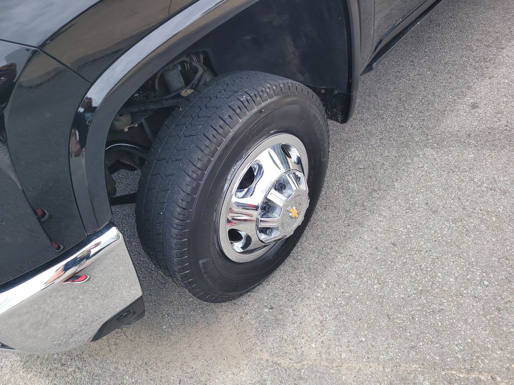 2024 Chevrolet Silverado 3500HD LT photo 9