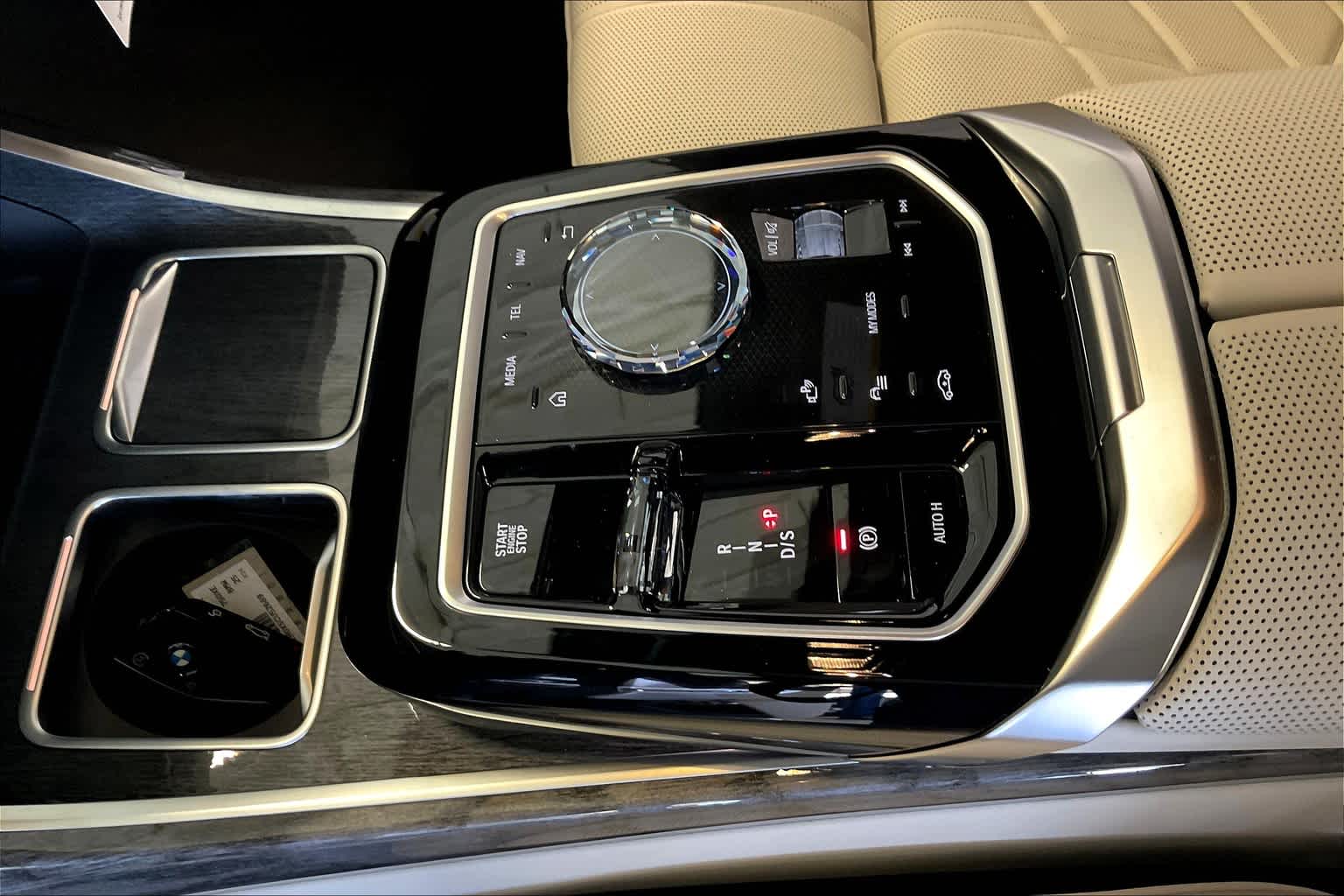 2025 Bmw 750e 750e xDrive photo 7