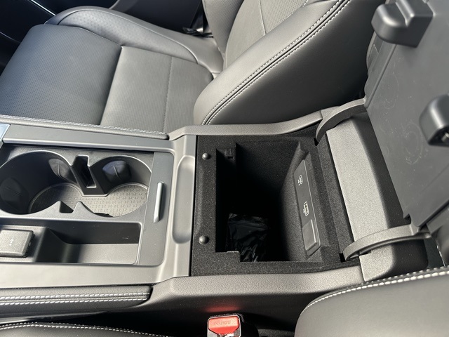 2026 Jaguar F-PACE P250 R-Dynamic S photo 33