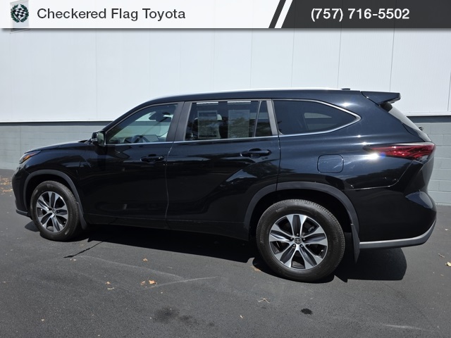 2023 Toyota Highlander XLE photo 4