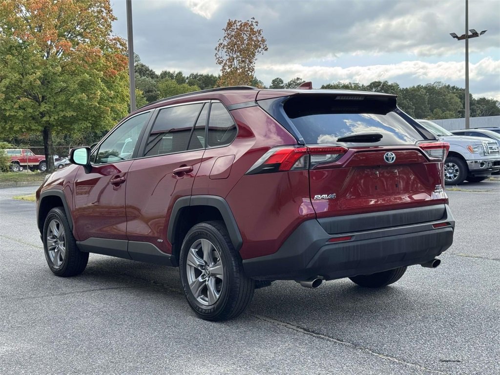 2024 Toyota RAV4 Hybrid XLE photo 8