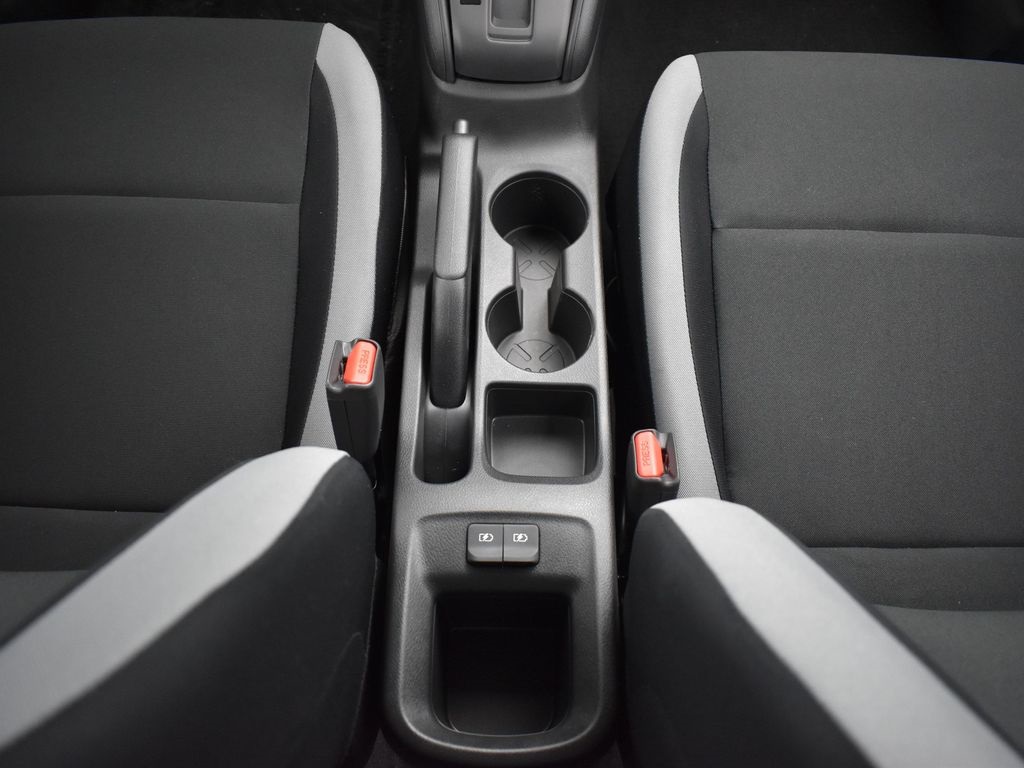 2025 Nissan Versa 1.6 S photo 12