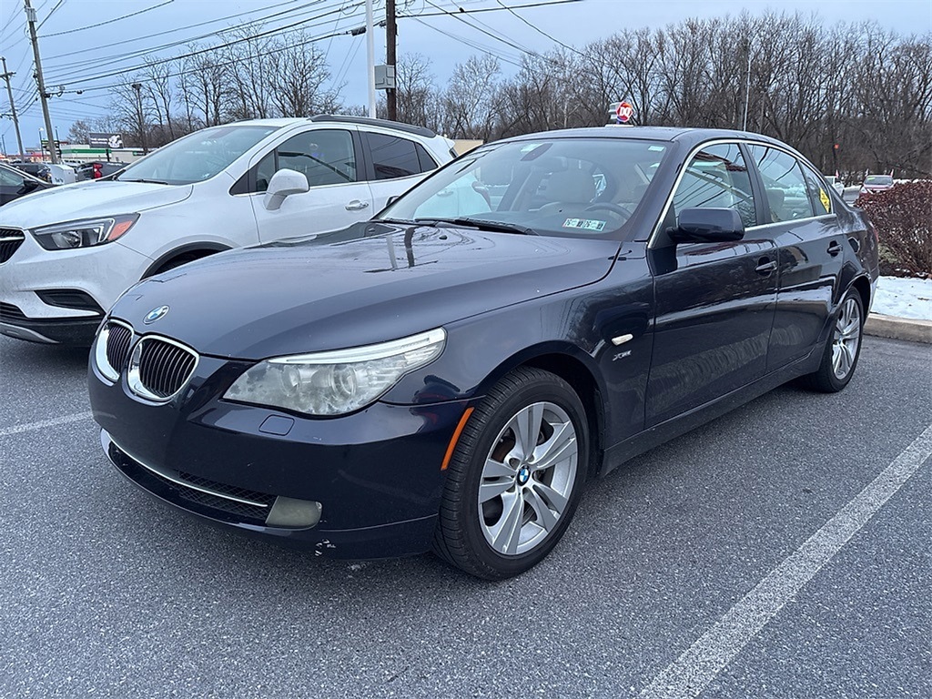 2010 BMW 5 Series 528i's photo