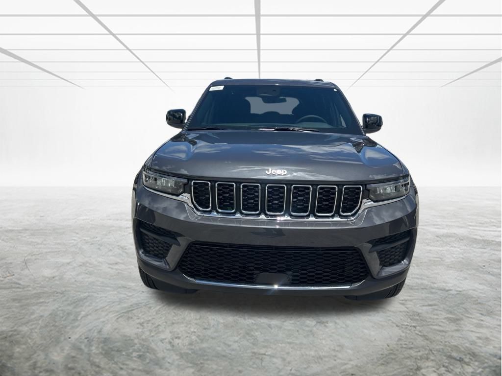 2025 Jeep Grand Cherokee Laredo X photo 4