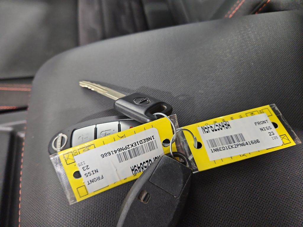2023 Nissan Frontier PRO-4X photo 23