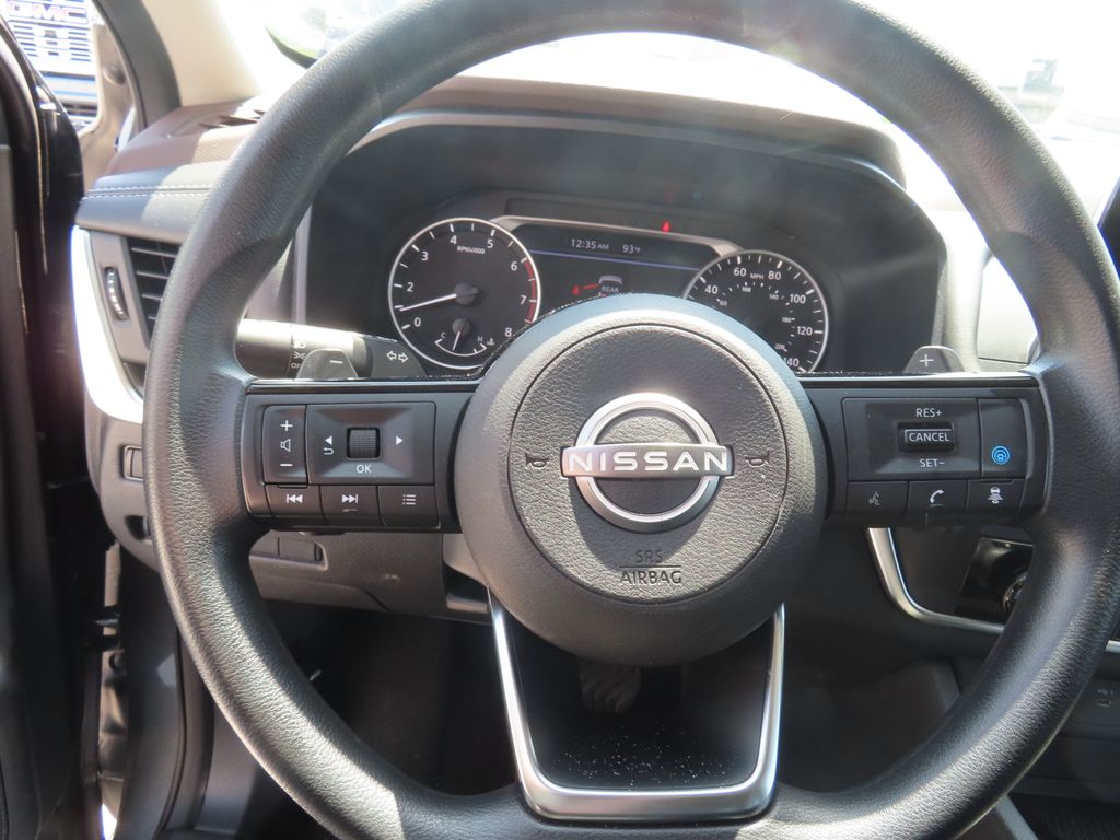 2023 Nissan Rogue SV photo 6