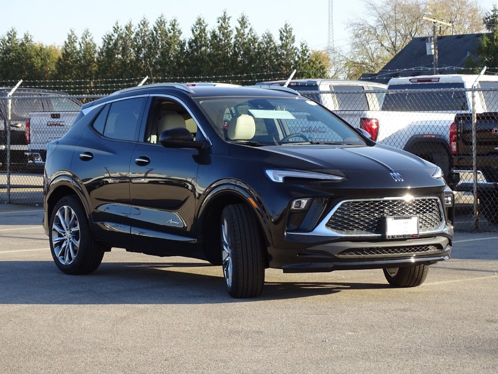 2024 Buick Encore GX Avenir photo 3