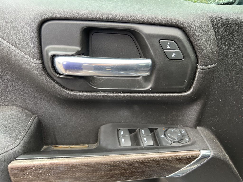 2020 Chevrolet Silverado 1500 LT photo 18