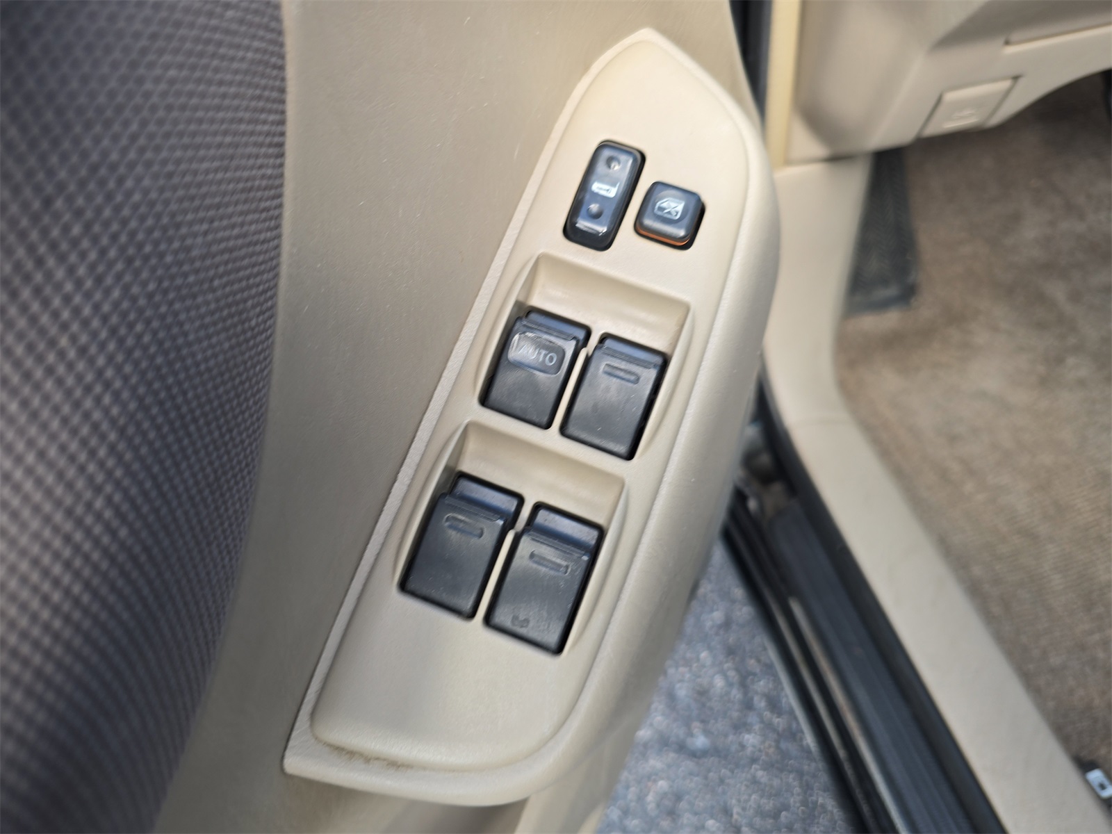 2002 Toyota RAV4 Base photo 14