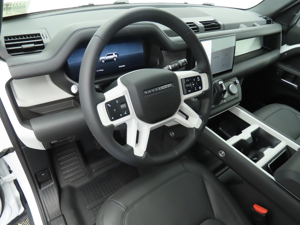 2025 Land Rover Defender 110 S photo 9