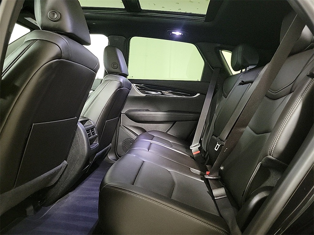 2025 CADILLAC XT5 - Image 15