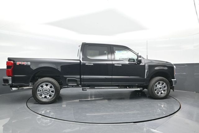 2026 Ford F-250 Lariat photo 3