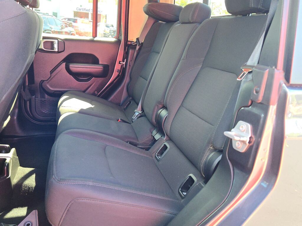 2022 Jeep Gladiator Altitude photo 21