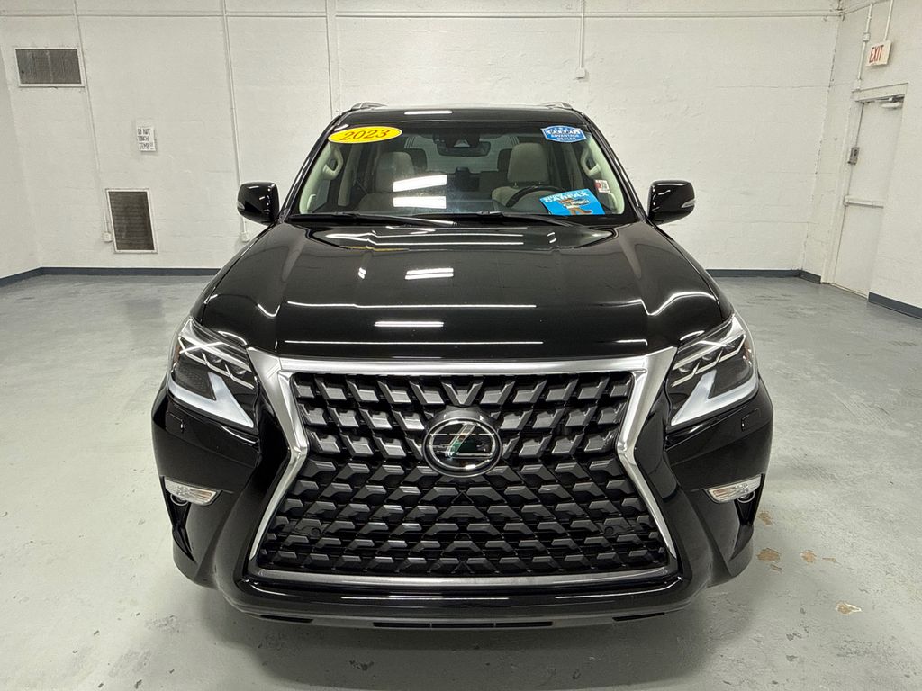 2023 Lexus GX 460 Premium photo 2