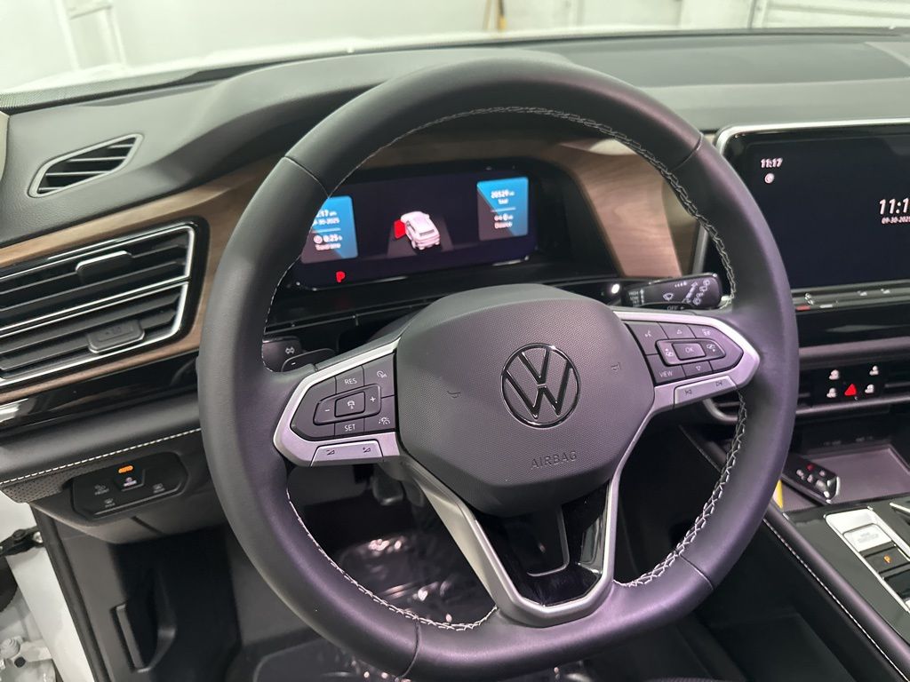 2024 Volkswagen Atlas SE Technology photo 9