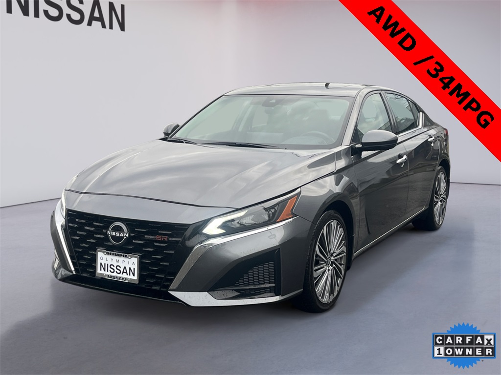 2024 Nissan Altima SL's photo